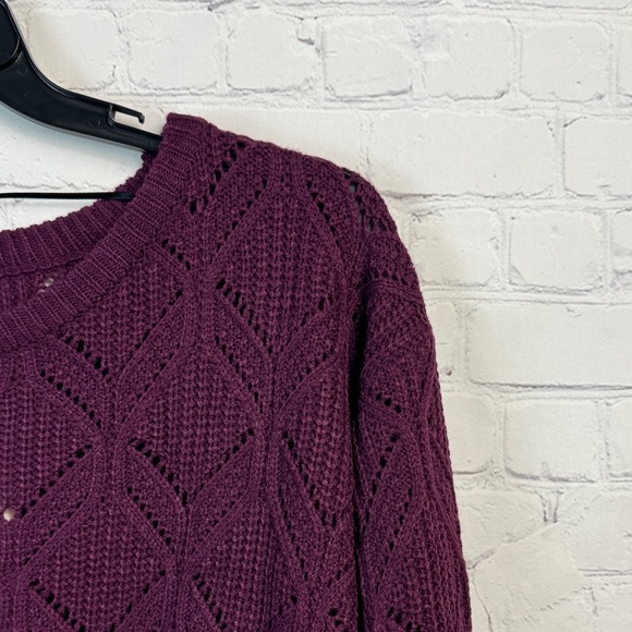 BloomChic Deep Purple Crew Neck Pointelle Sweater Size Large 12 - Picture 3 of 7